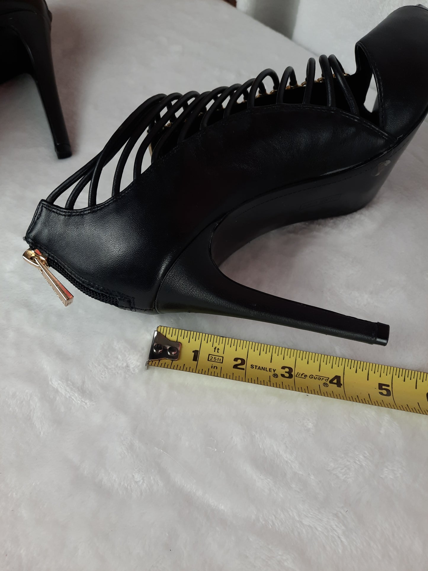Vince Camuto Women's Black Leather Strappy Caged Heels Shoes Size 9 1/2