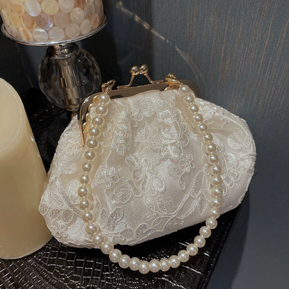 Vintage Style Evening bag Kiss-lock closure